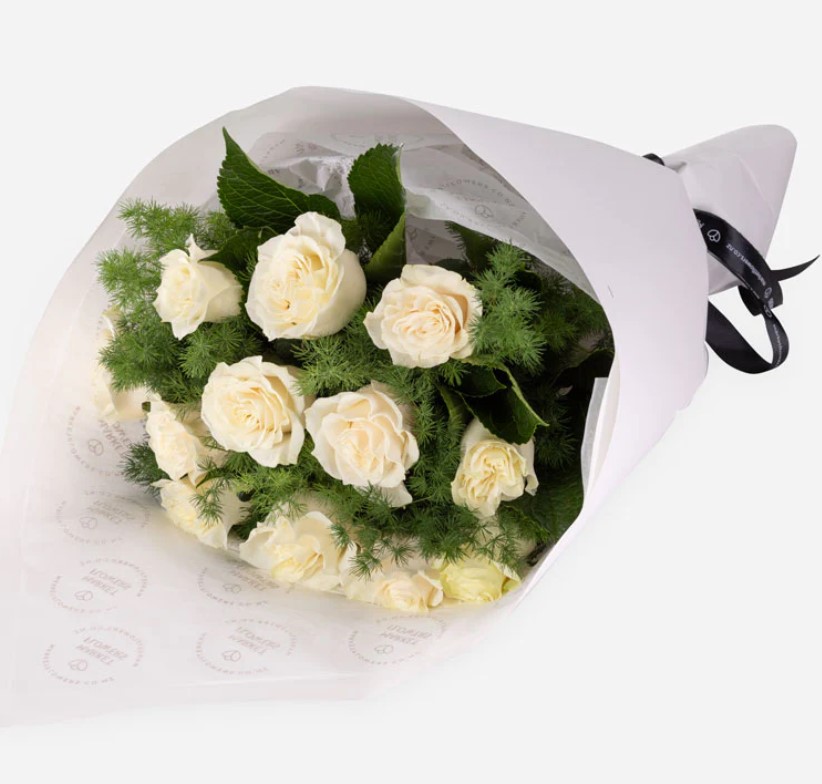 Premium White 6 Roses
